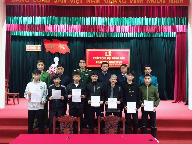 Hội đồng nghĩa vụ quân sự xã Thuận Lộc, thị xã Hồng Lĩnh, tỉnh Hà Tĩnh, đã tổ chức lễ phát lệnh gọi công dân lên đường nhập ngũ năm 2023